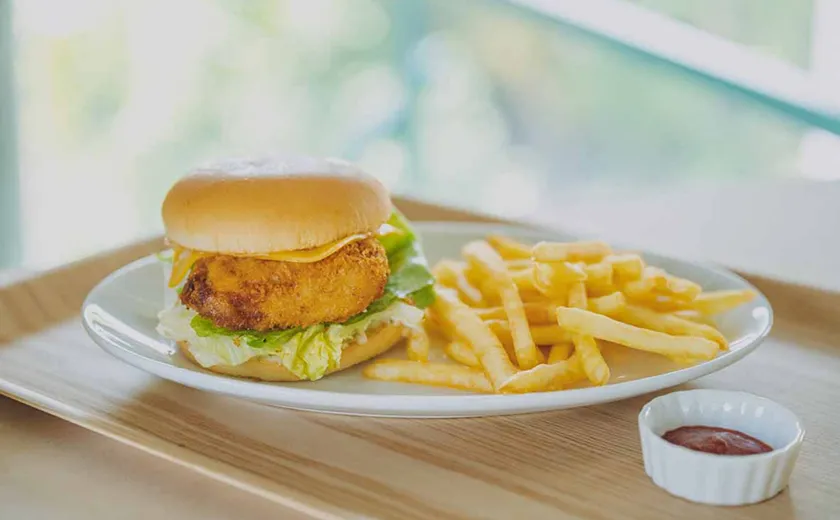 﨑津フィッシュバーガー&フレンチフライ（ポテト）